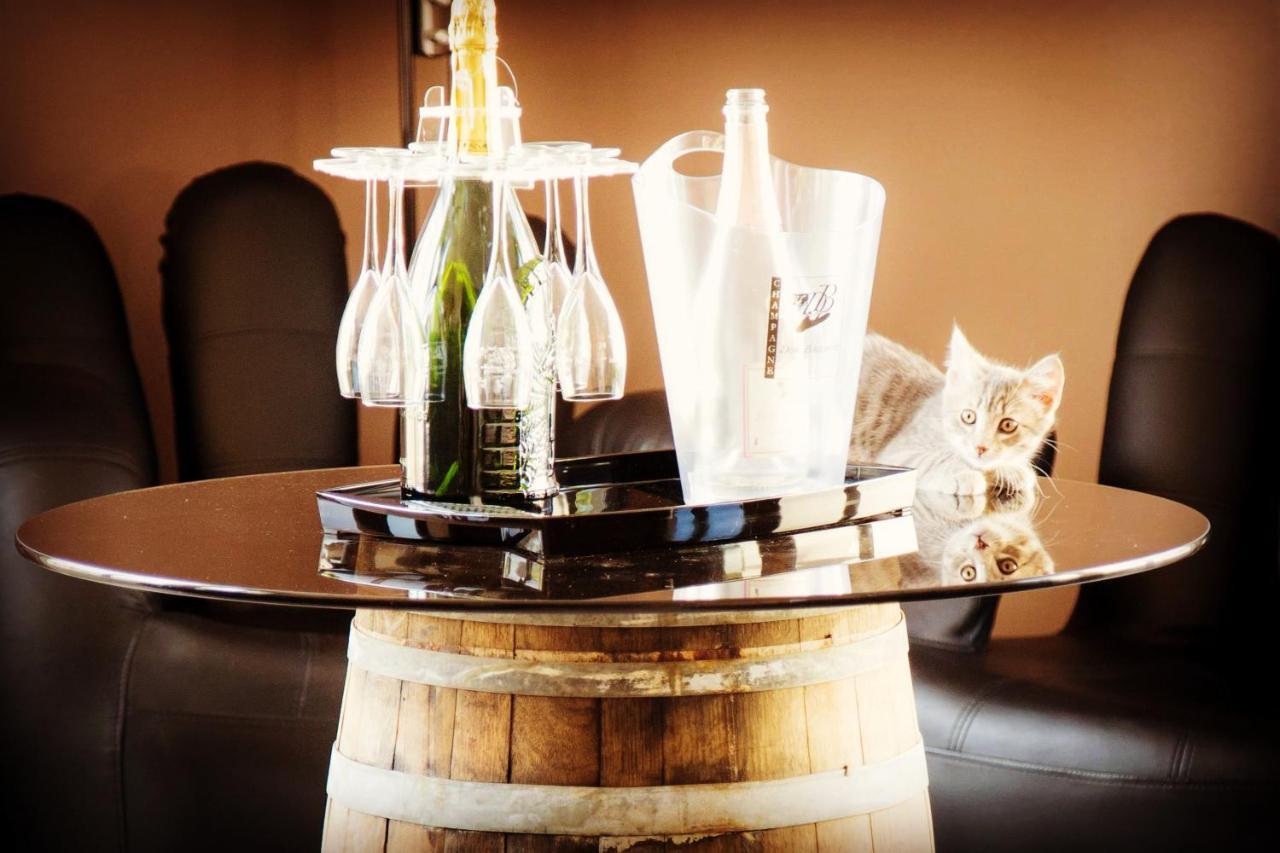 Domaine Bacchus Panzió Reuil-sur-Marne Kültér fotó